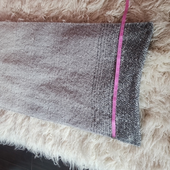 Anthropologie Mer Sea Chunky Knit Gradient Ombre Gray Blanket Scarf Shawl - Picture 7 of 9